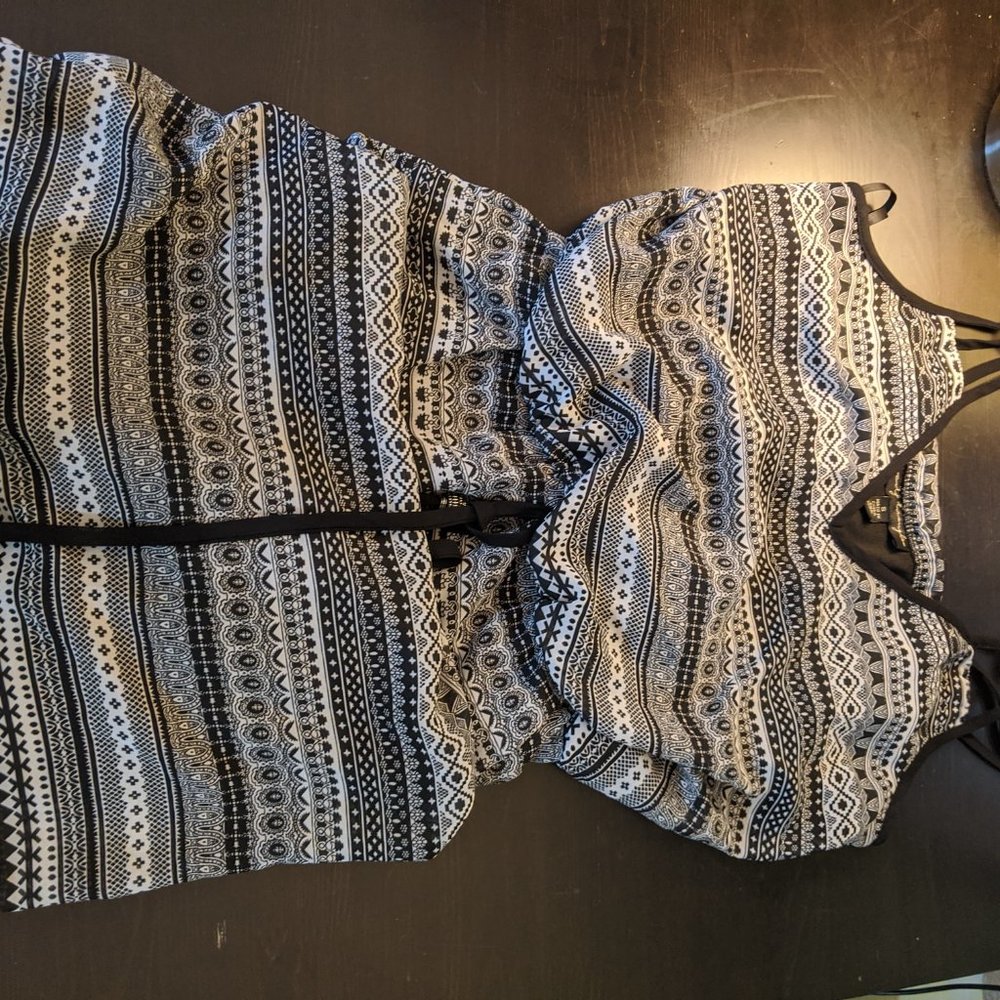 Pattern Dress - Picture 2 of 2